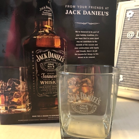Jack Daniels Whiskey Glasses - Set of 4 - Picture 1 of 4
